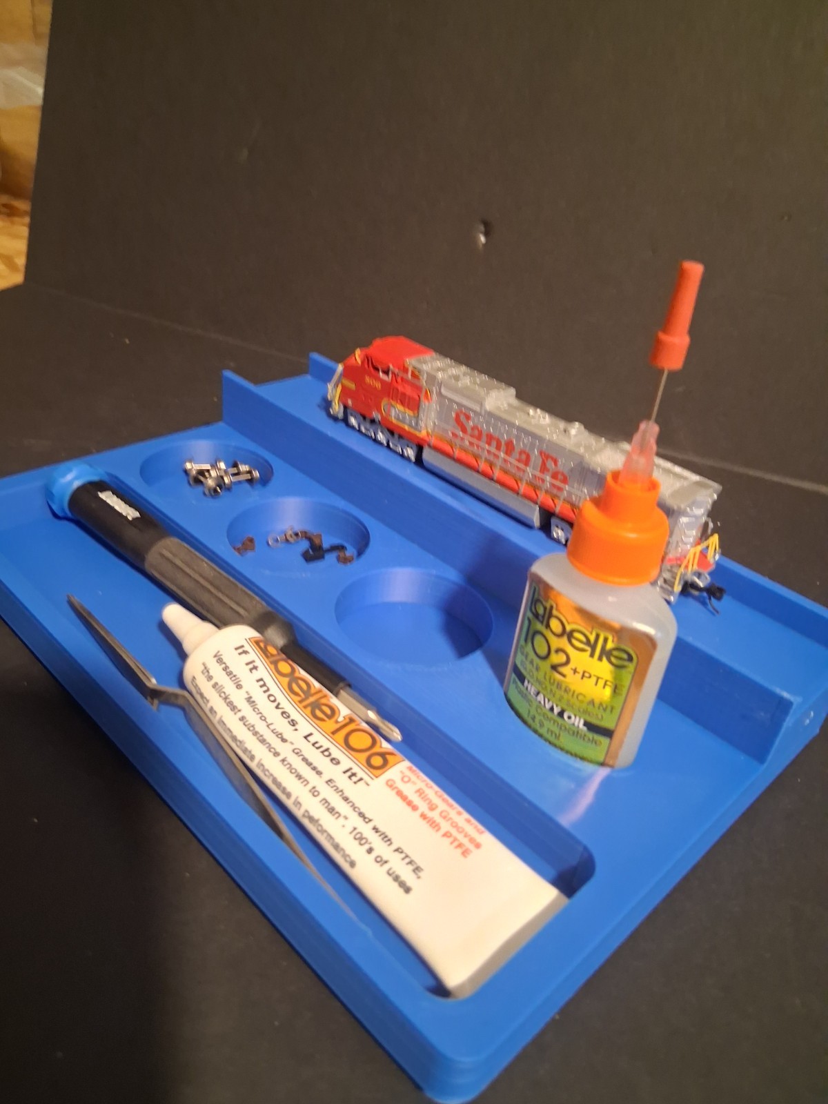 n scale locomotive and rolling stock repair workstation
