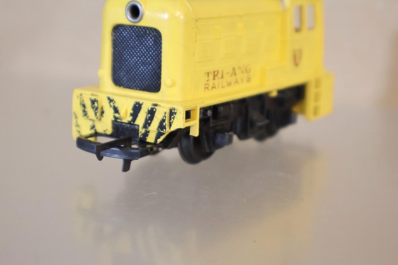 TRIANG R253 TRANSCONTINENTAL TR YELLOW 0-4-0 DOCK SHUNTER DIESEL LOCOMOTIVE op