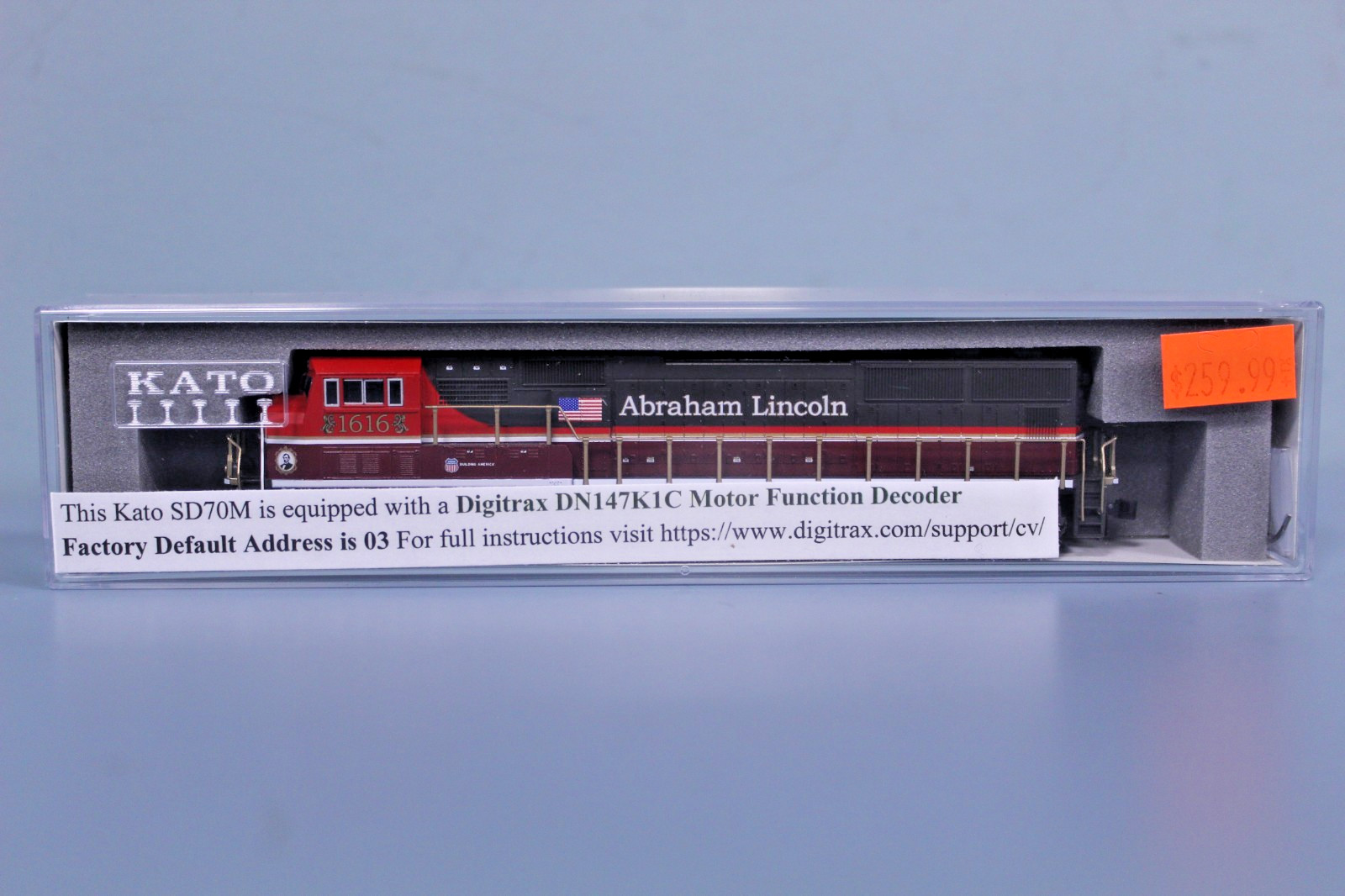 Kato 176-1616 EMD SD70M Flat Radiator Union Pacific 1616 Abe Lincoln w/Digitrax