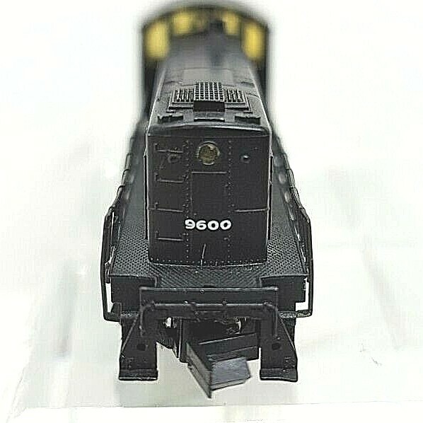 N 9mm Arnold 5062 Alco S-2 Diesel locomotive New York Central #9600 (Tested)