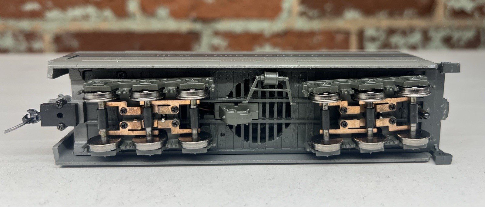 MTH #80-3233-1 HO Scale 4-6-4 Dreyfuss Steam Engine NYC #5446 DCC PS3