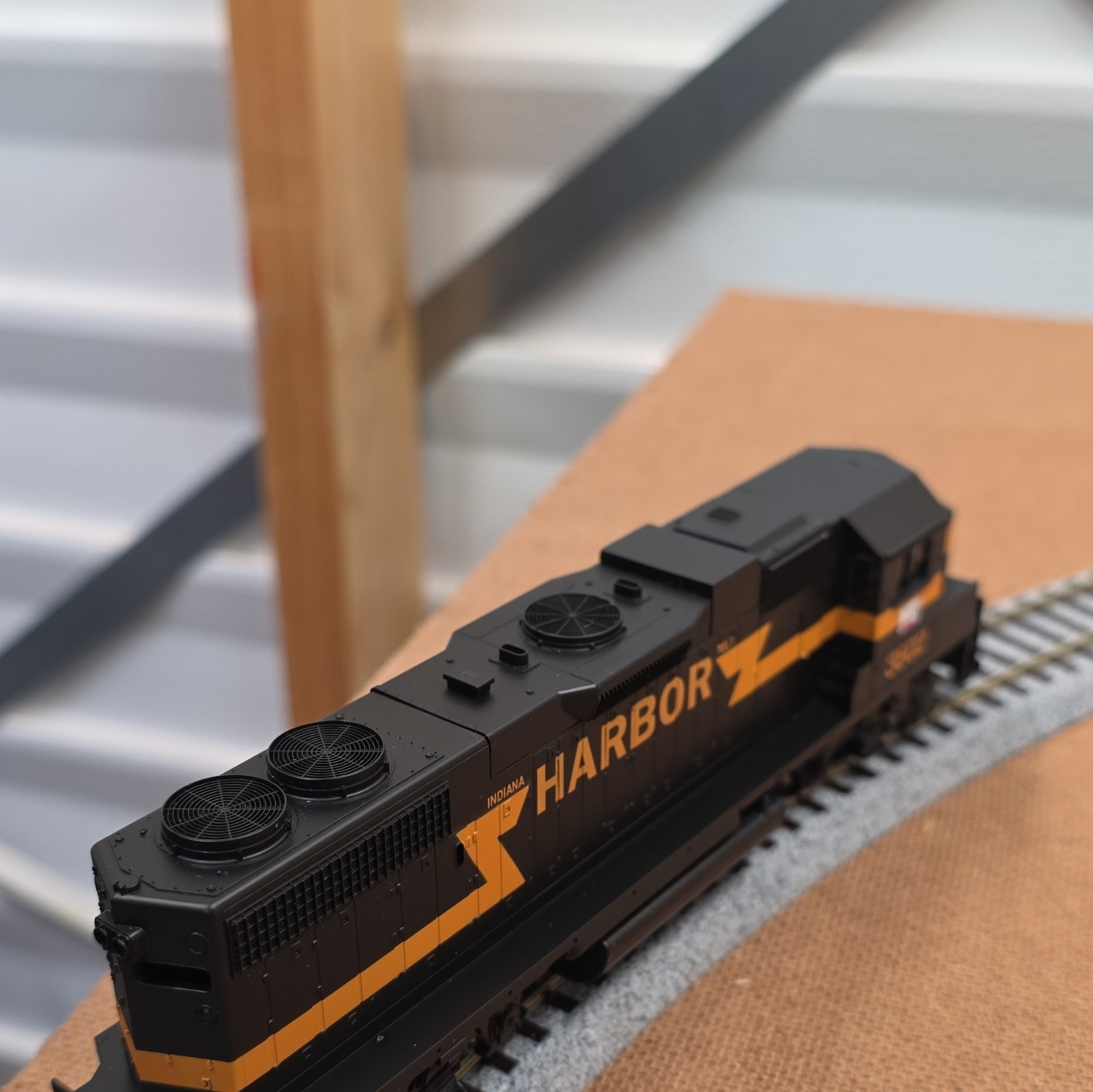 Athearn HO GP38-2 Indiana Harbor Belt #3802 Diesel Locomotive DC Analog