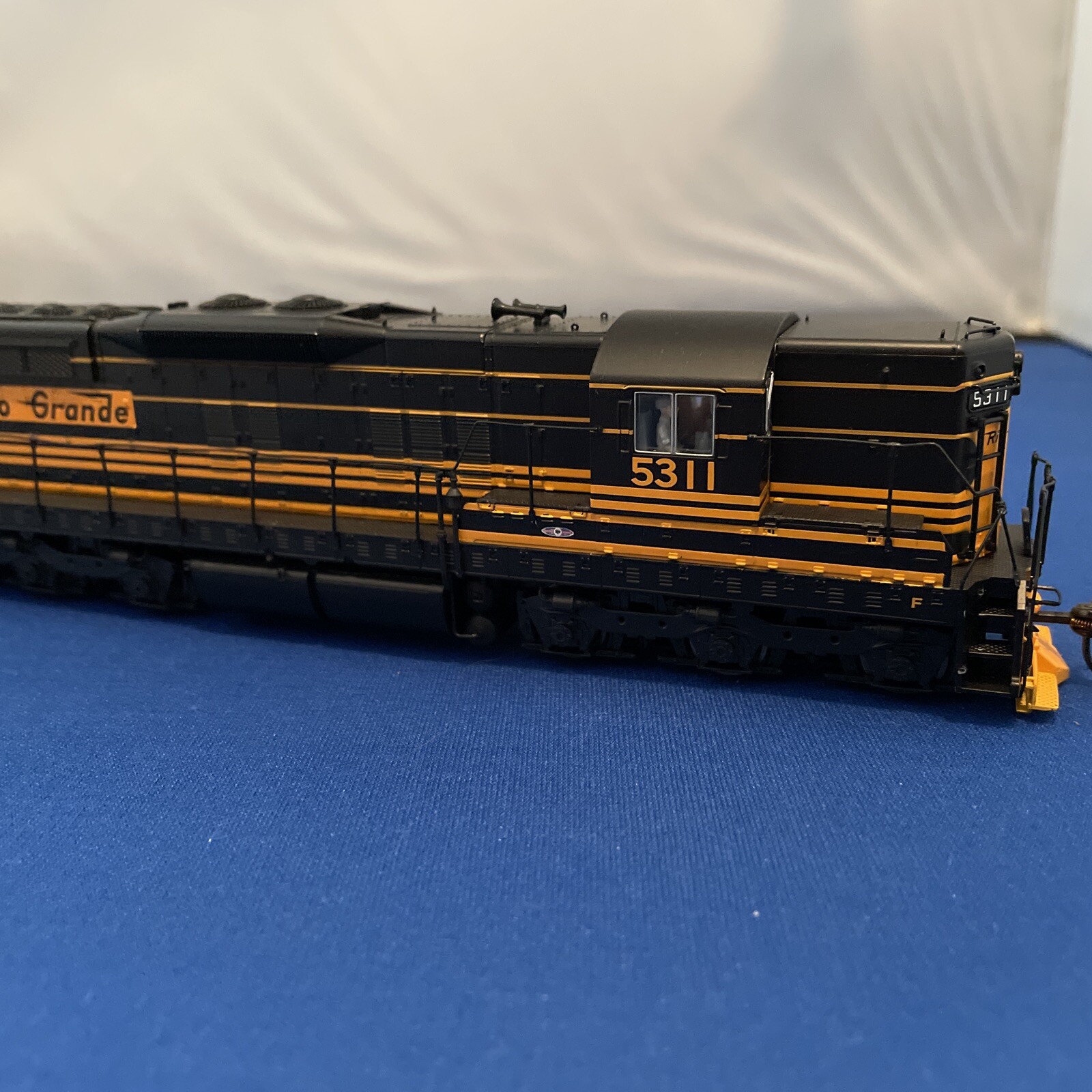 Broadway Limited 2407 Paragon 2 Series EMD SD9, D&RGW #5311 W/ Sound/DC/DCC HO