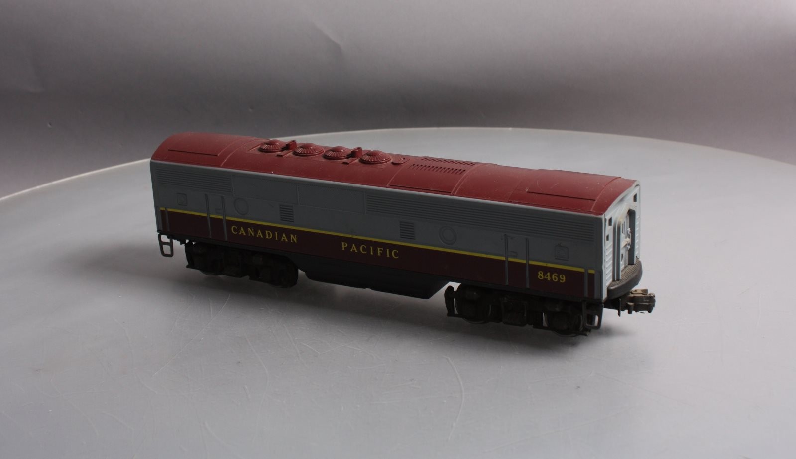 Lionel 6-8469 O Gauge Canadian Pacific F3 B-Unit Non-Powered Diesel Locomotive