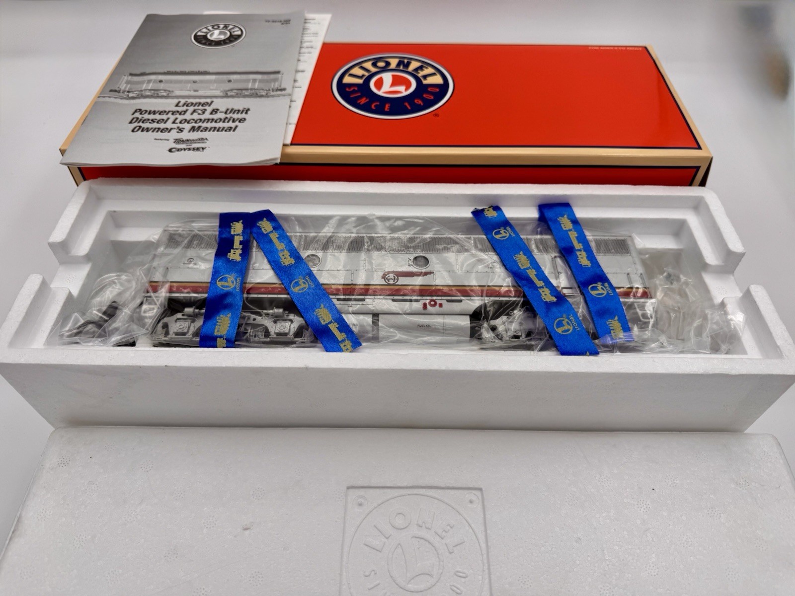 LIONEL SANTA FE SCALE TMCC F3 DIESEL POWERED B-UNIT #19-B 6-24562