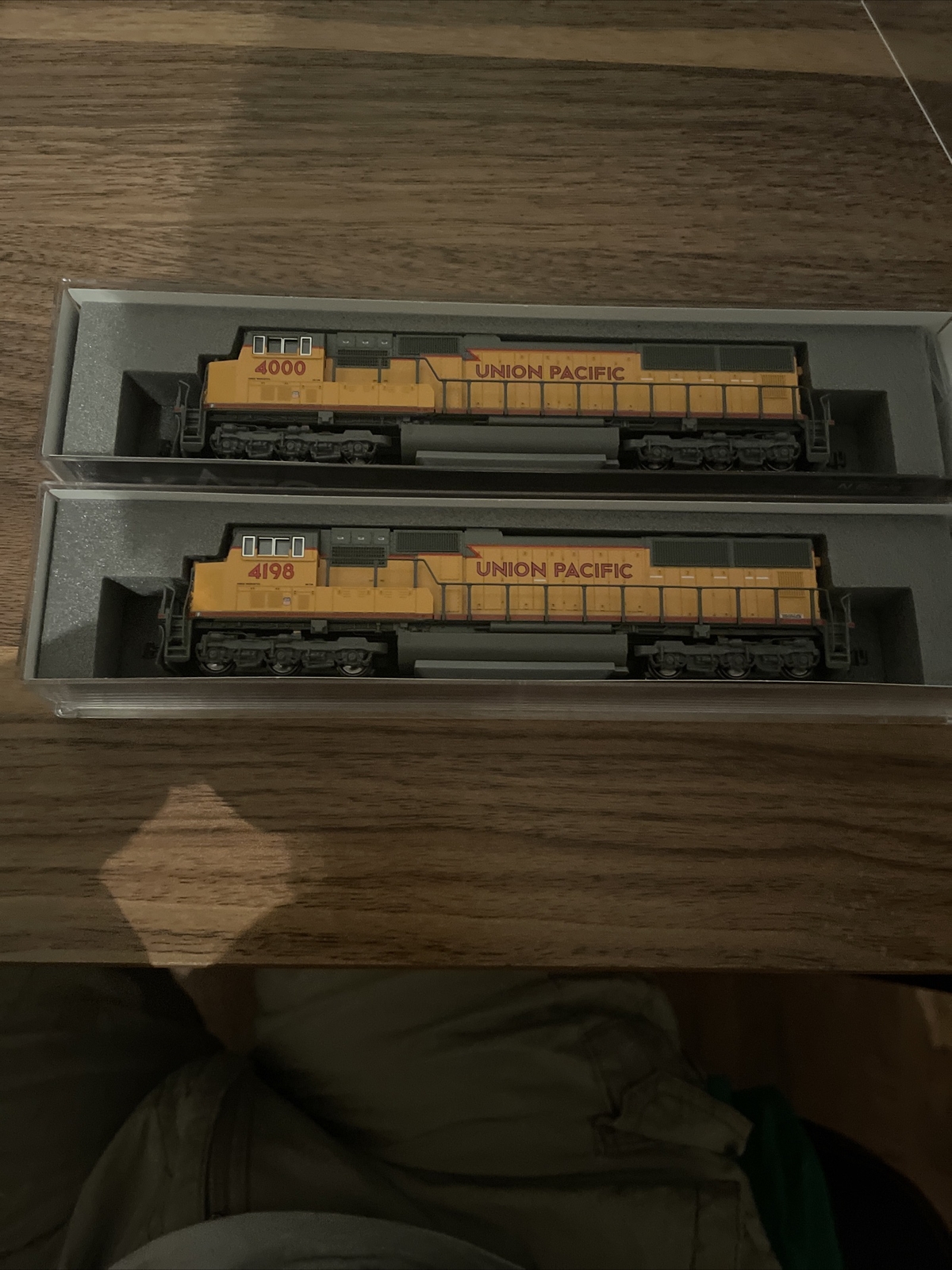 2 KATO N EMD SD70M Flat Radiator Union Pacific Locomotive Model Kit (SET OF 2)