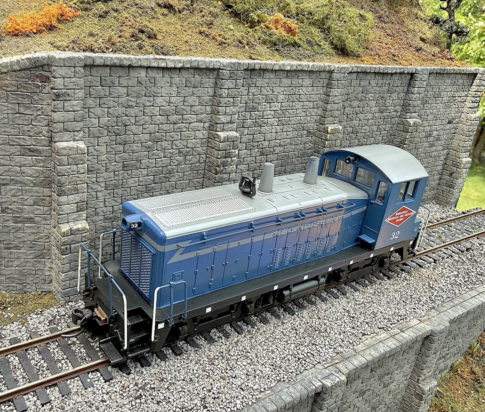 HO Athearn EMD SW7 SW1200 MNS #30 Switcher DC/Custom/LNIB