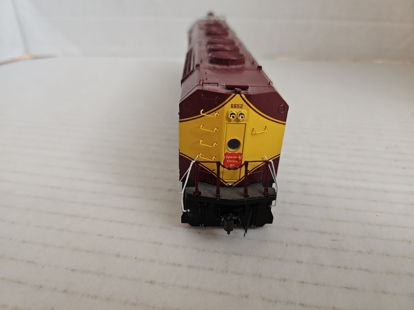 HO Athearn Genesis G67543 Wisconsin Central FP45 Diesel Locomotive #6652 Train