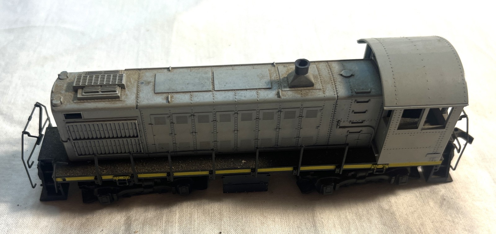 Vintage, HO Scale, Atlas, Undecorated Alco S-4 Diesel Locomotive 8270, Runs