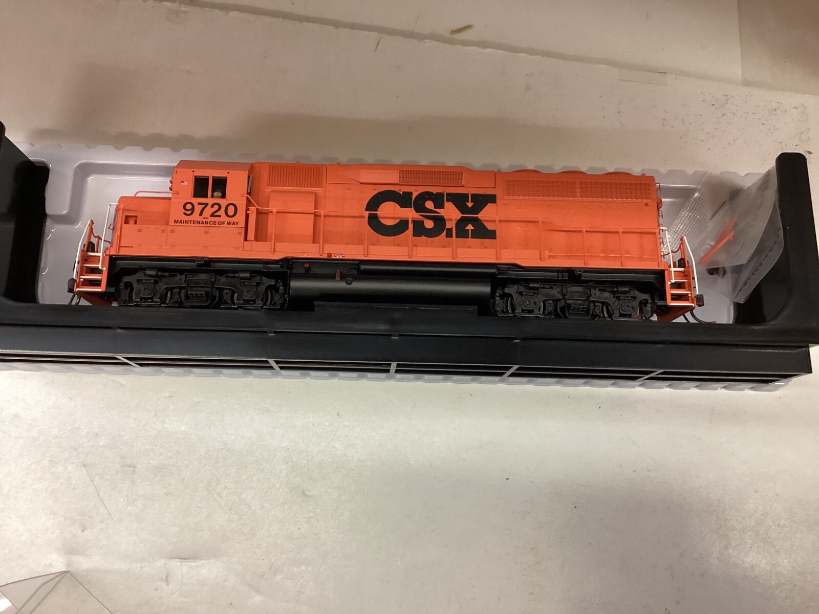 Atlas #10 004 004 HO scale “CSX” GP40 Rd. #9709