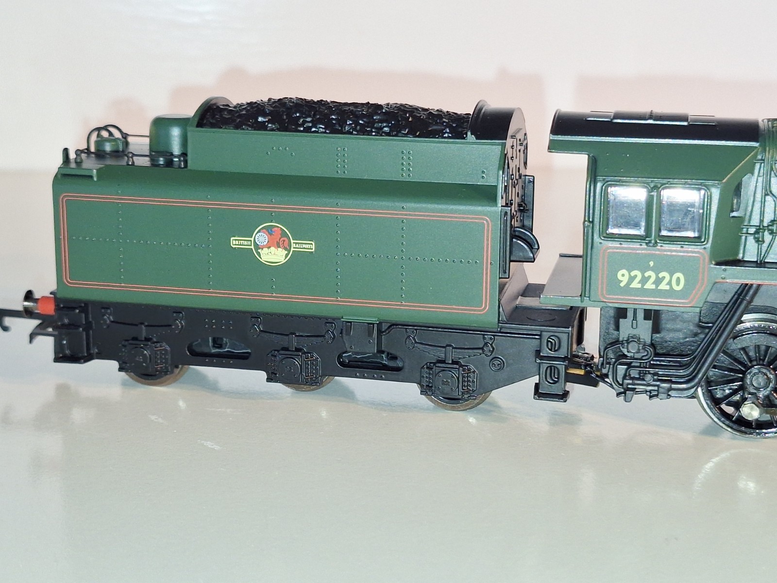 Hornby R2785 DCC Ready BR 9F Loco #92220. New Old Stock. Mint Cond. Boxed. OO
