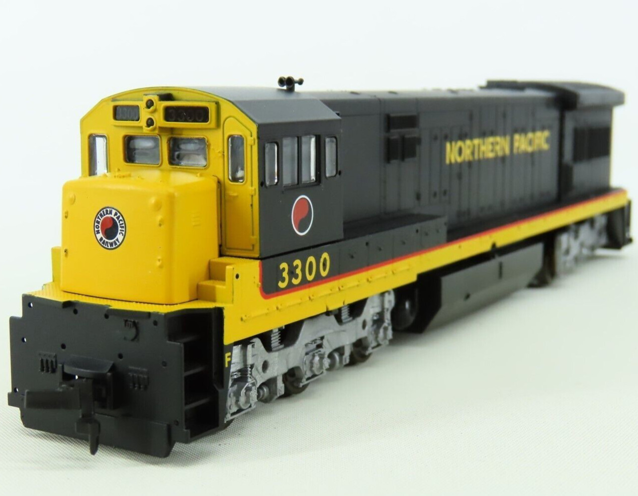 HO GEU33C NP Northern Pacific DCC Ready NIB NOS # 8538
