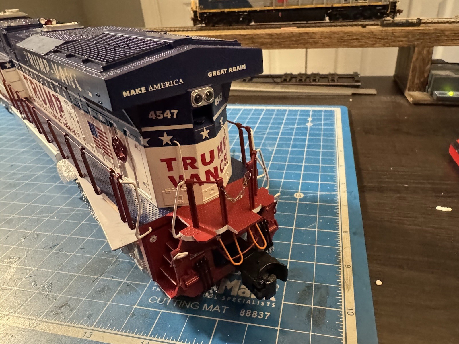 LIONEL Legacy ES44AC Legacy Station Custom Trump 4547