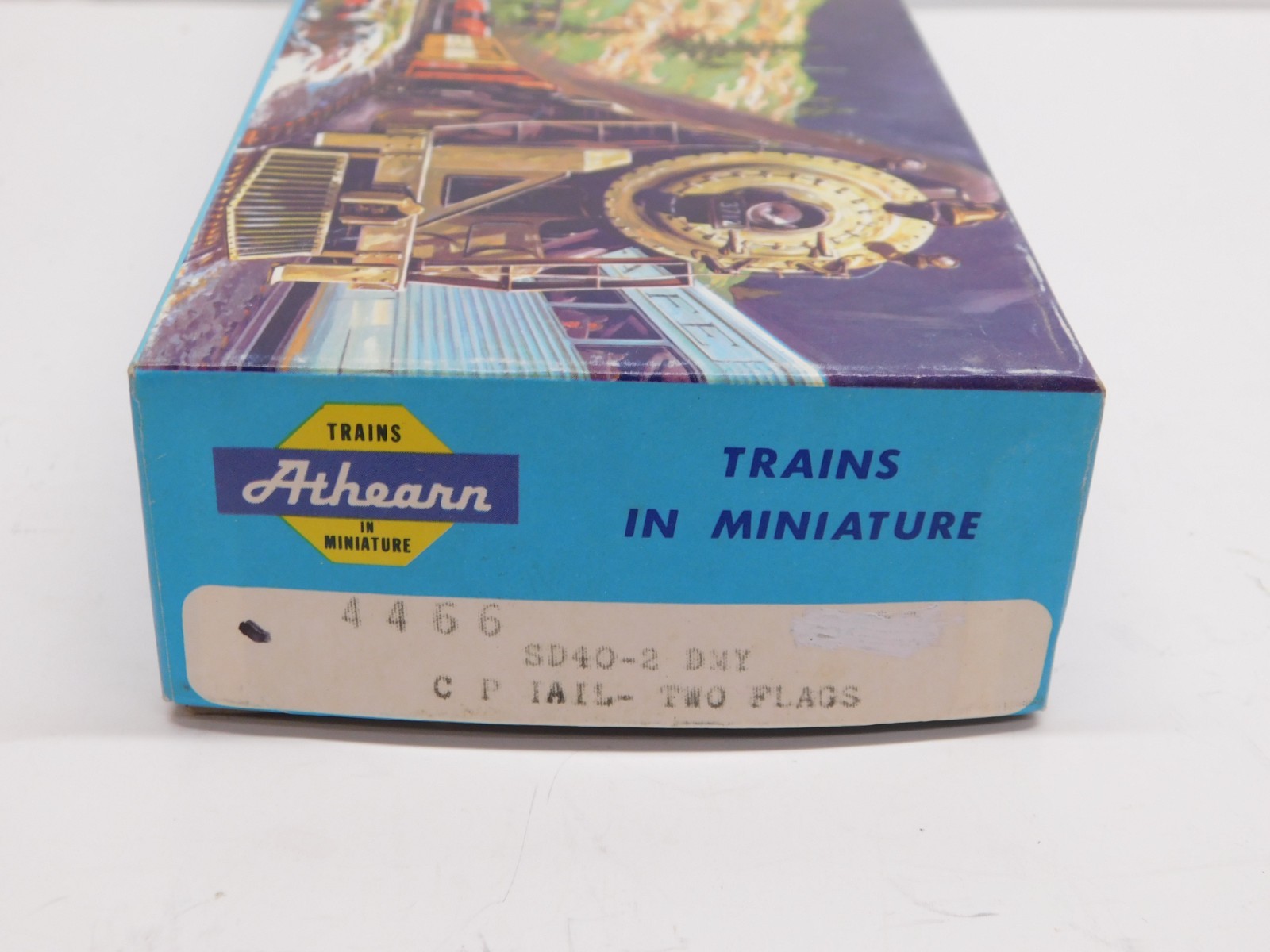 Athearn Blue Box CP Rail SD40-2 Diesel Locomotive #5415-Unpowered Dummy