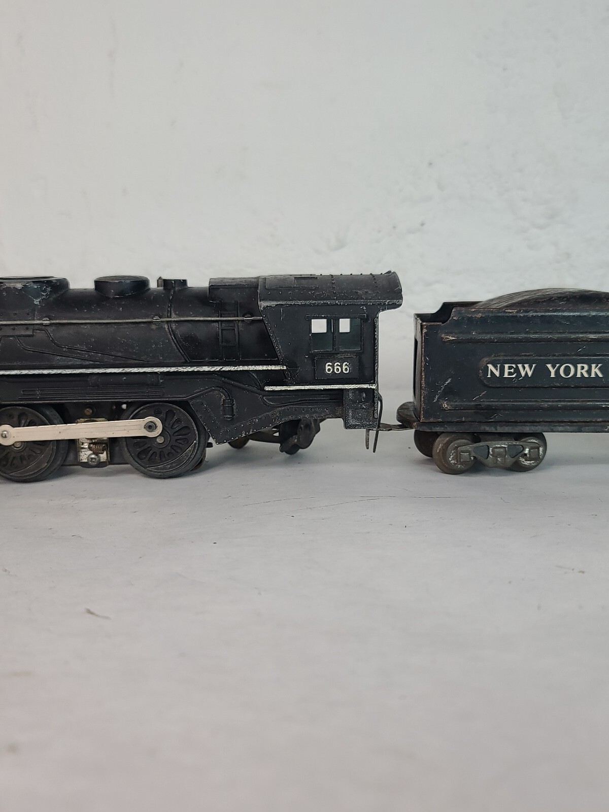 Working #666 Marx O Cast Metal 2-4-2 Steam Locomotive Tender Boxcar & Caboose