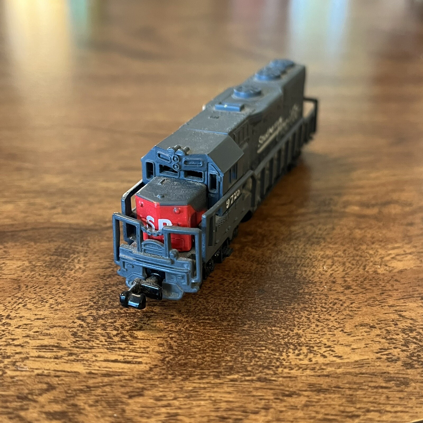 Southern Pacific Diesel Locomotive #9725 Model No 418 Dummy High Speed N Scale