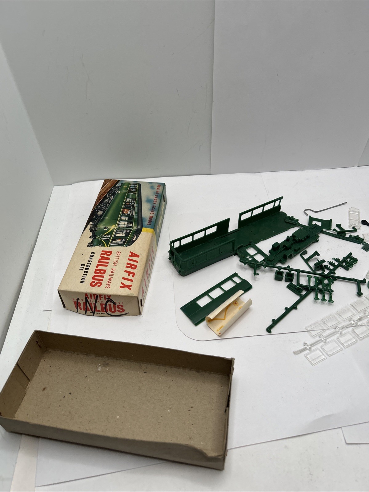 AIRFIX OO/HO B.R. RAILBUS for Parts only