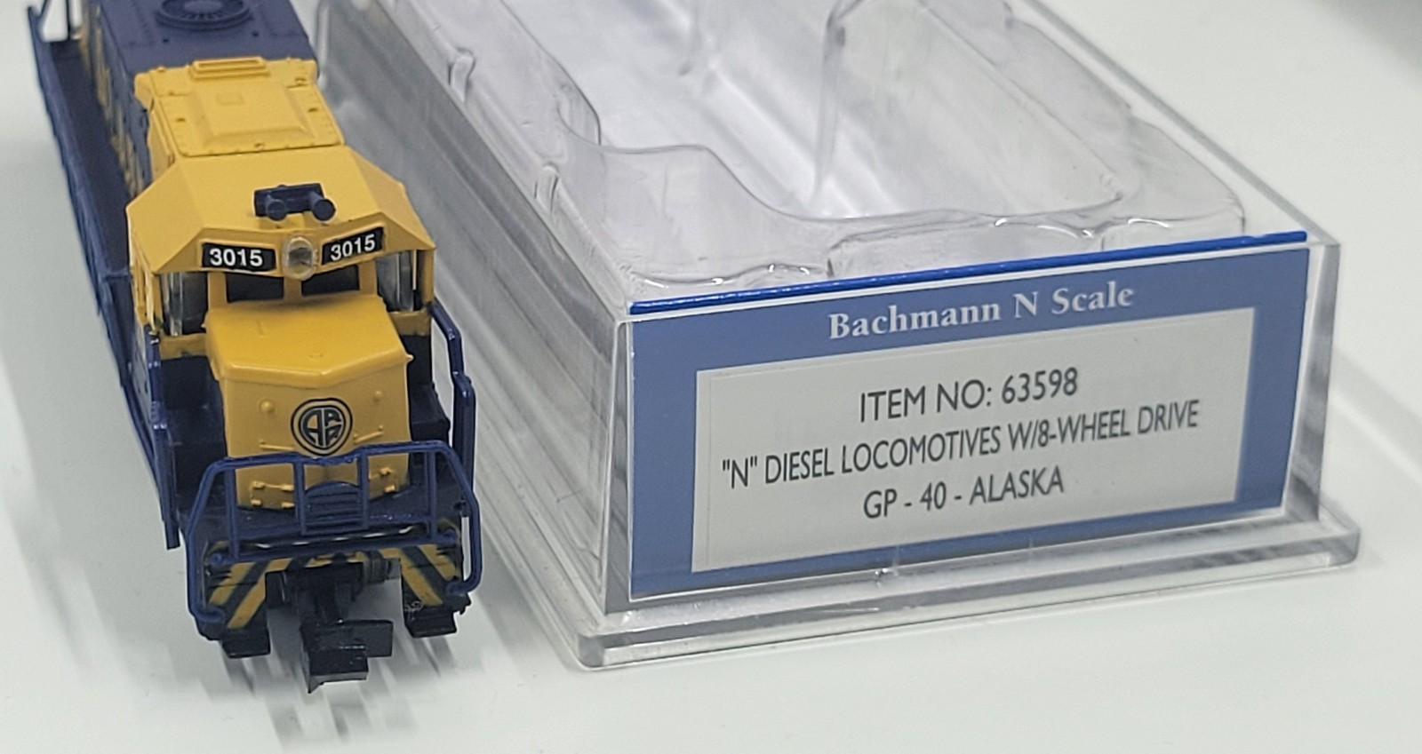 Bachmann 63598 N scale GP40 Alaska #3015 diesel locomotive