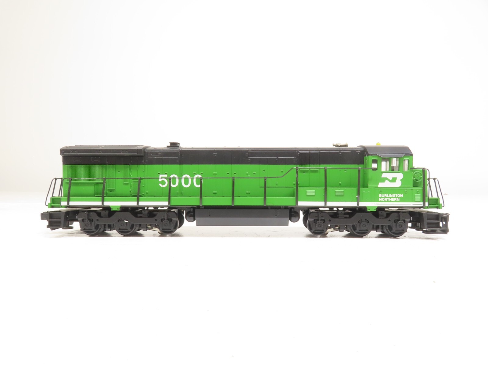 MTH Burlington Northern No. 5000 GE C30-7 Diesel W/horn LN 8324