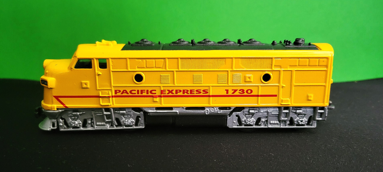 Pacific Express 1730 Pull Back Train Locomotive Engine Toysmith Toy Vintage