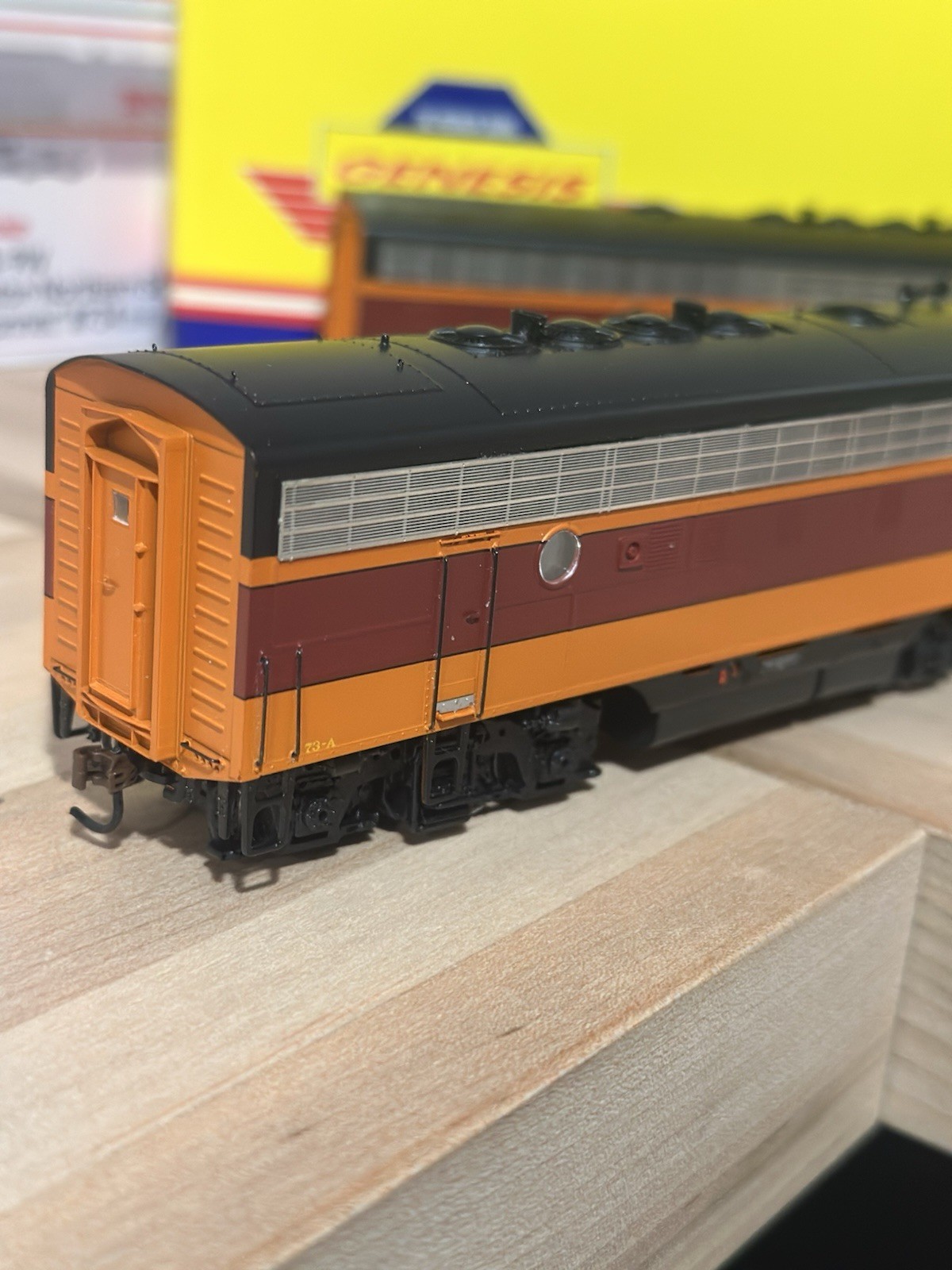 Athearn Genesis HO EMD F7A/F7B Milwaukee Road #73-AB DCC&Sound Lightly USED
