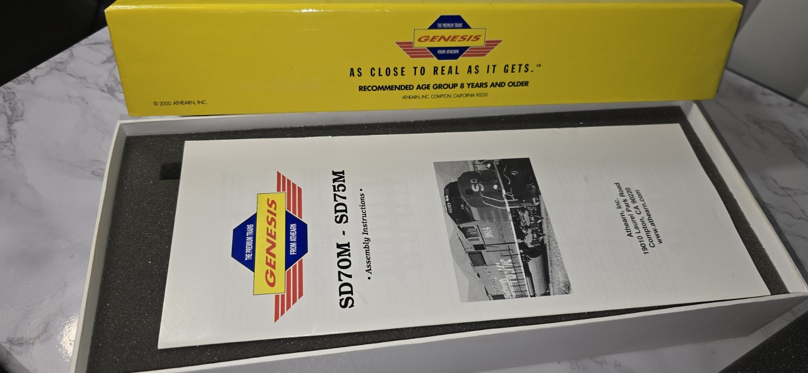 Athearn Genesis HO SD75M BNSF #2 Railway #G6135 Diesel Analog DC Silver/Red