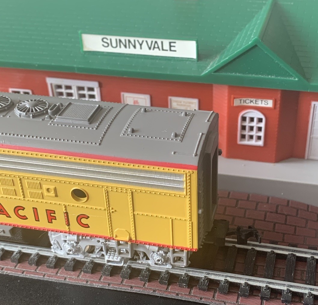 Vintage Bachman Ho Scale Union Pacific Engine 1468 Tested & Works, Light Works