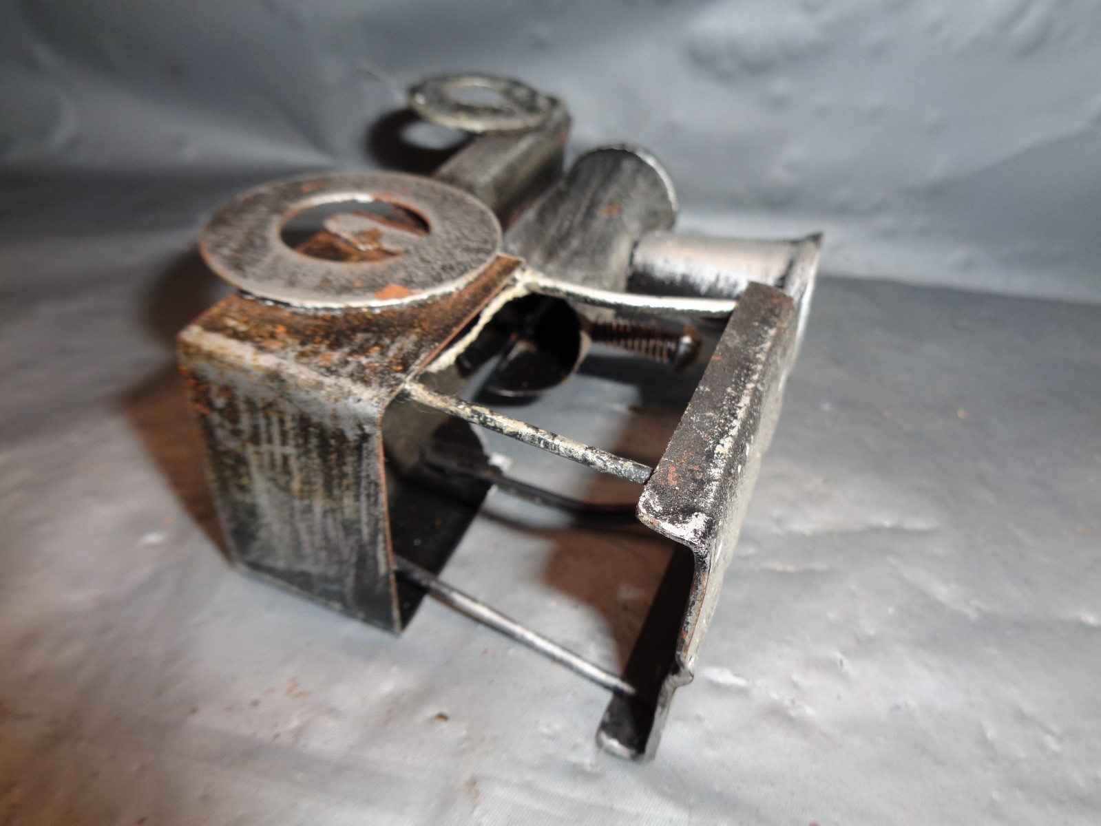 Meatal Tin Craft Locomotive Steamer Train – 4″ Long – 1.5″ Wide – 3″ High