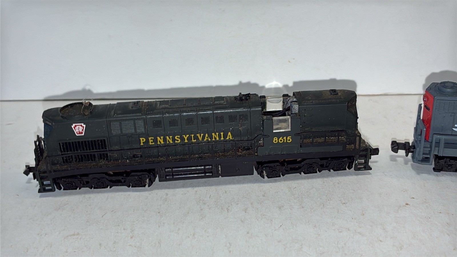 MRC N Scale ALCO Pennsylvania Railroad #8615 & Southern Pacific 9725