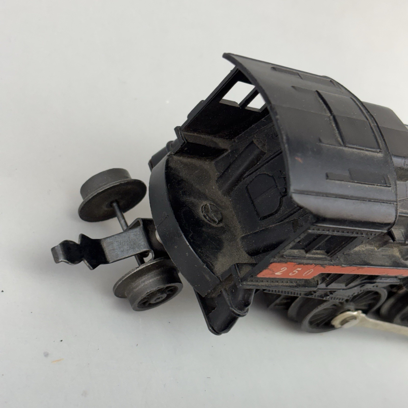 Lionel O27 Gauge 2-4-2 Pennsylvania #250 Steam Locomotive & Tender Orange Stripe