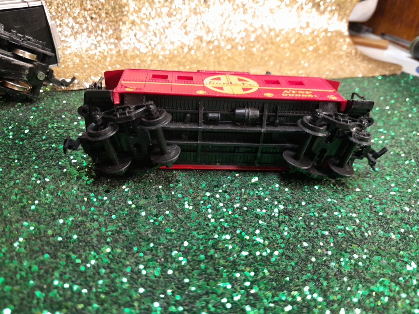 Ahm Santa Fe Locomotive Life -Like Caboose Combo See Description.