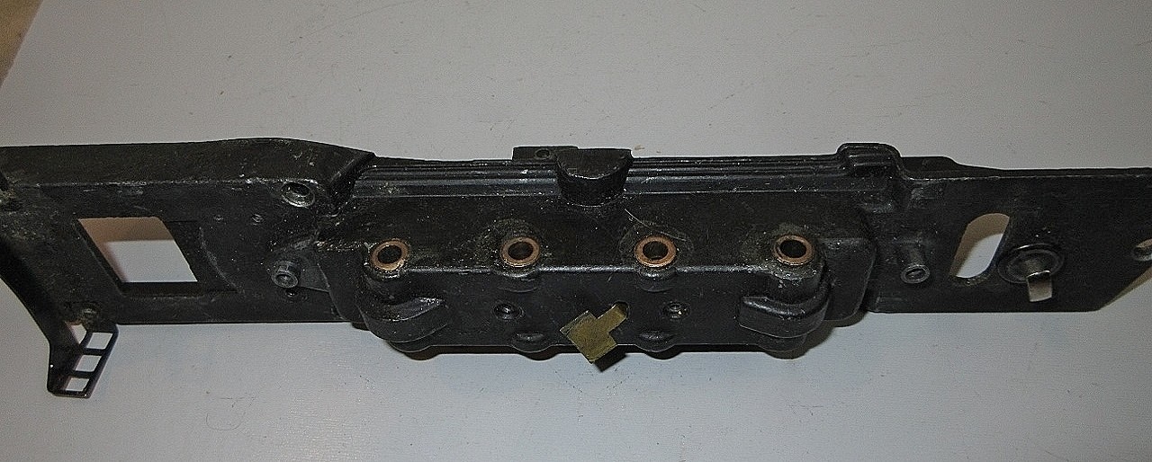 LIONEL #671/#2020 1947-49 MODELS FRAME W/BUSHINGS