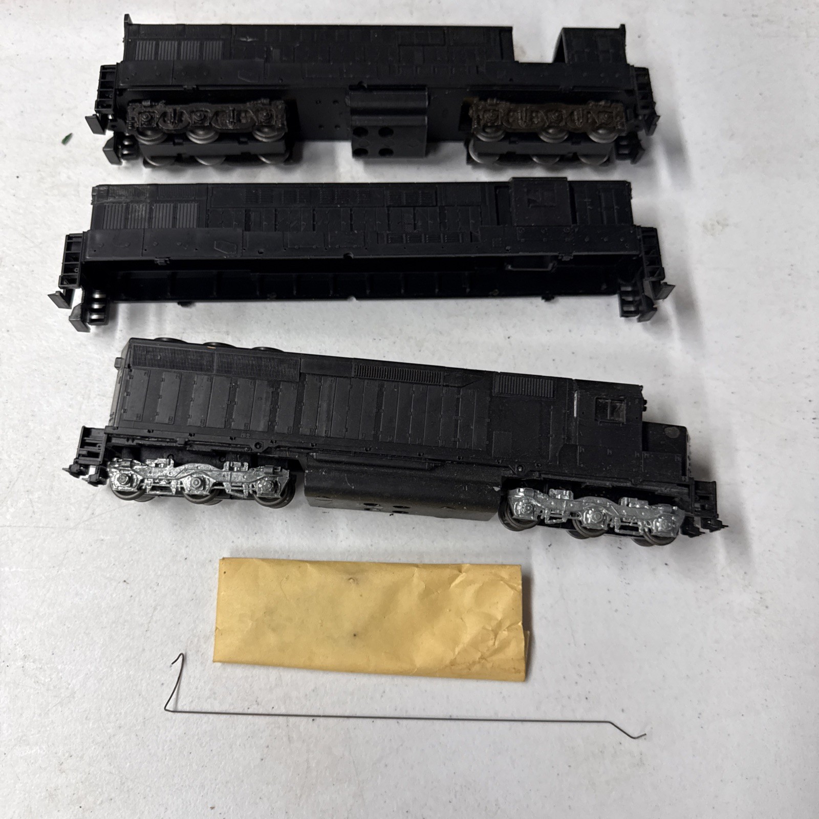 Athearn HO 4160 SD45 Powered Undecorated Black Diesel Locomotive lot