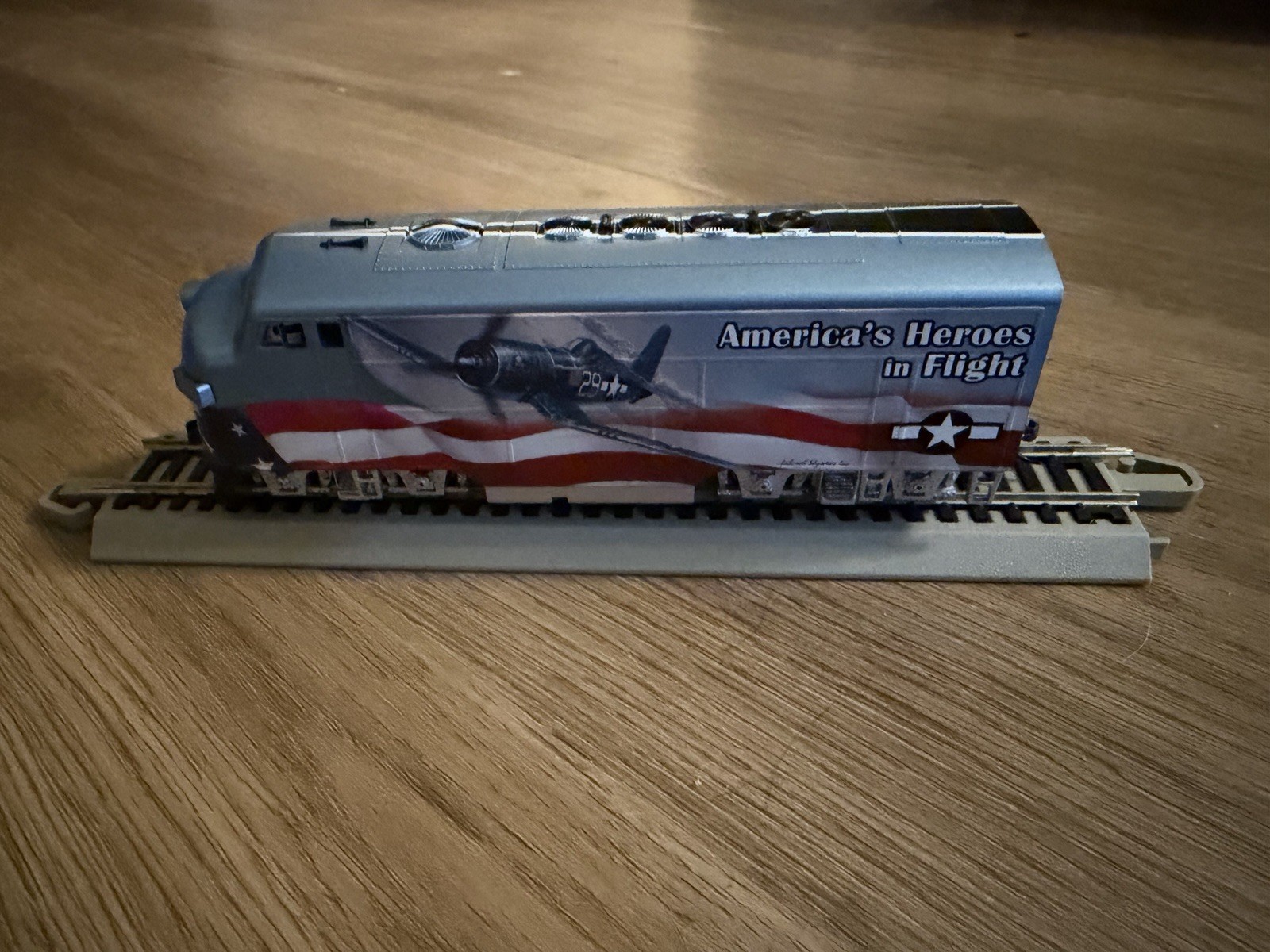 Bachmann HO Scale F7 Diesel Locomotive America’s Heroes in Flight K1701704