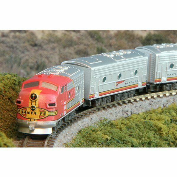 Z scale Rokuhan ST012-1 Powered ATSF EMD F7A/B Loco w/Mkln cplrs (tested) #1