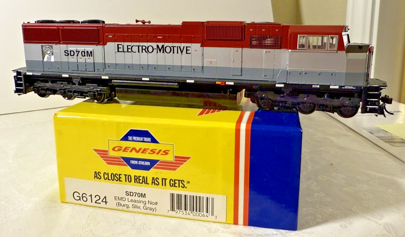 Nice Athearn Genesis EMD SD-70M Lease Unit Diesel Engine DCC Ready HO