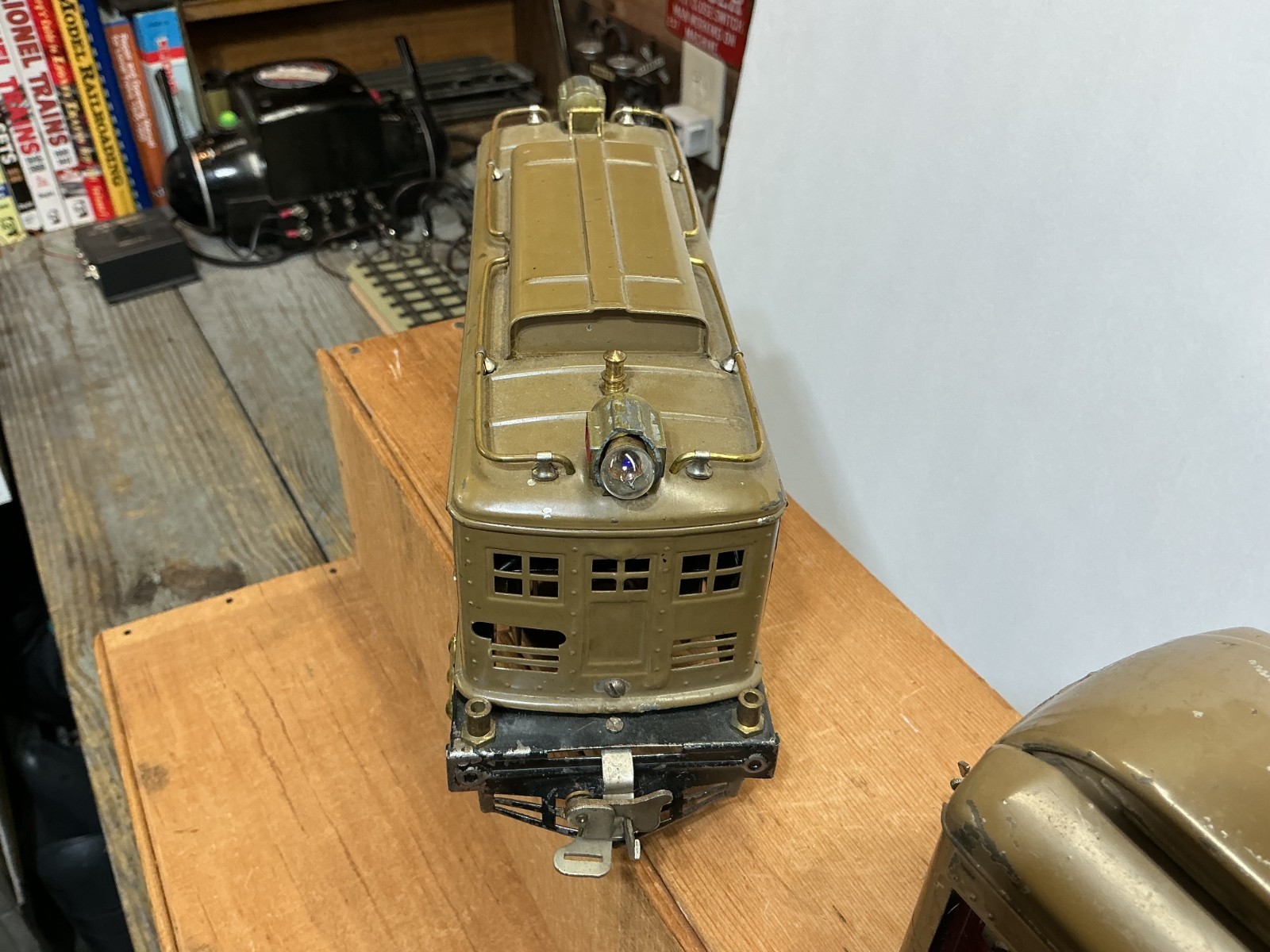LIONEL Prewar Standard Gauge #8 TAN Locomotive with #337 & #338 Passenger Runs