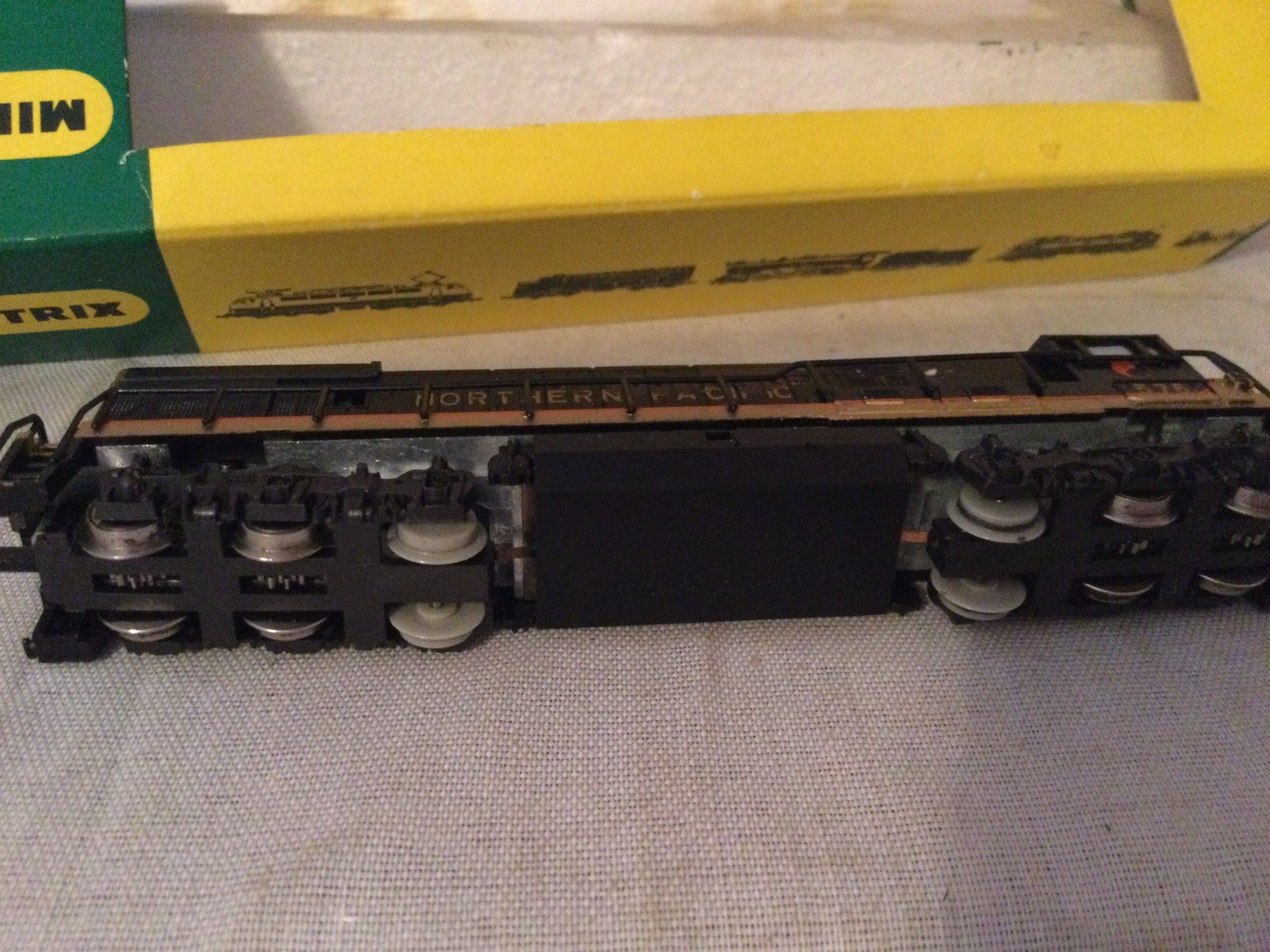 TRIX N SCALE DIESEL LOCOMOTIVE NORTHERN PACIFIC 576 GERMANY