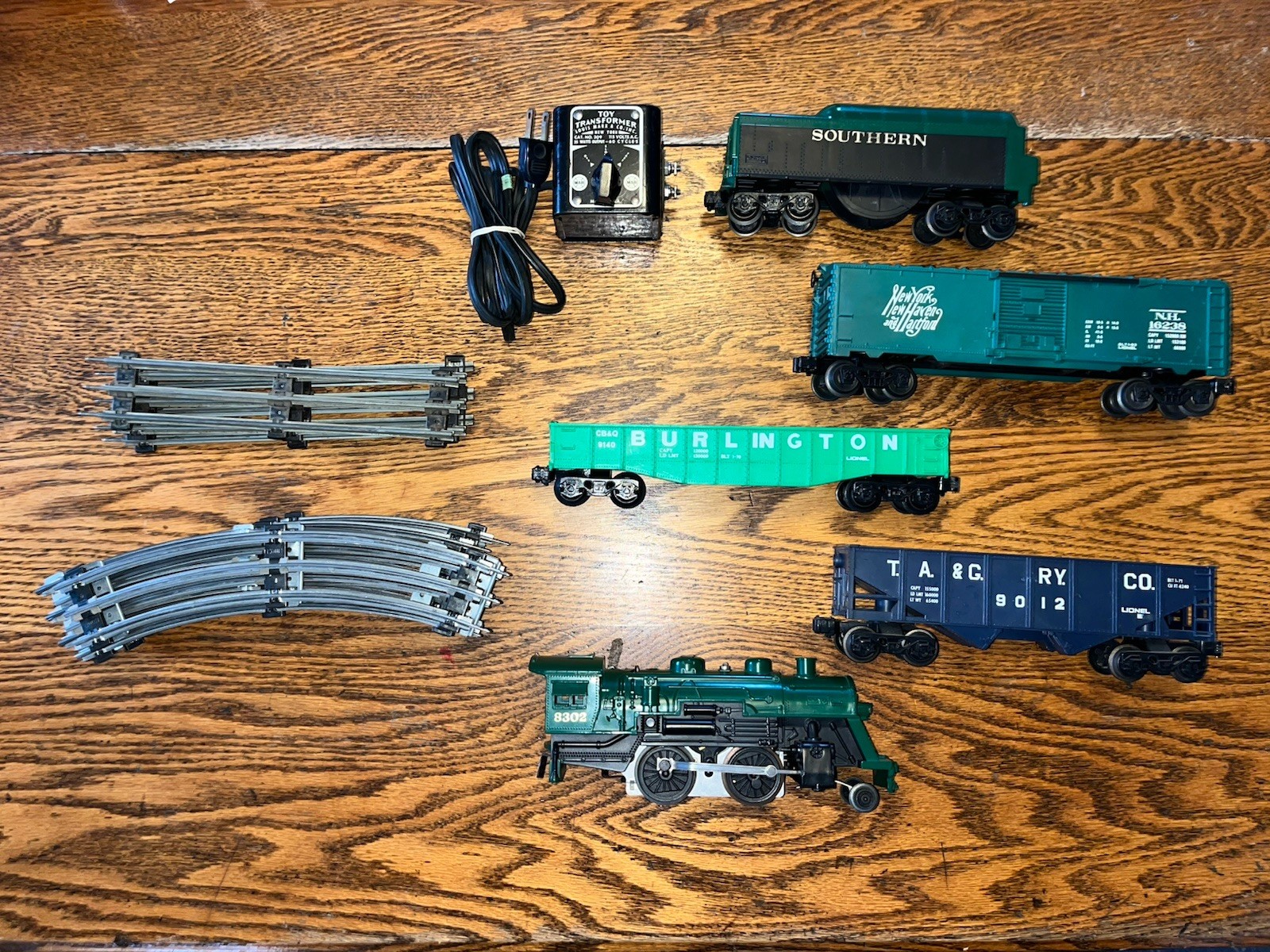 Vintage Lionel Train 8302 Southern Express Locomotive O Gauge Train Set