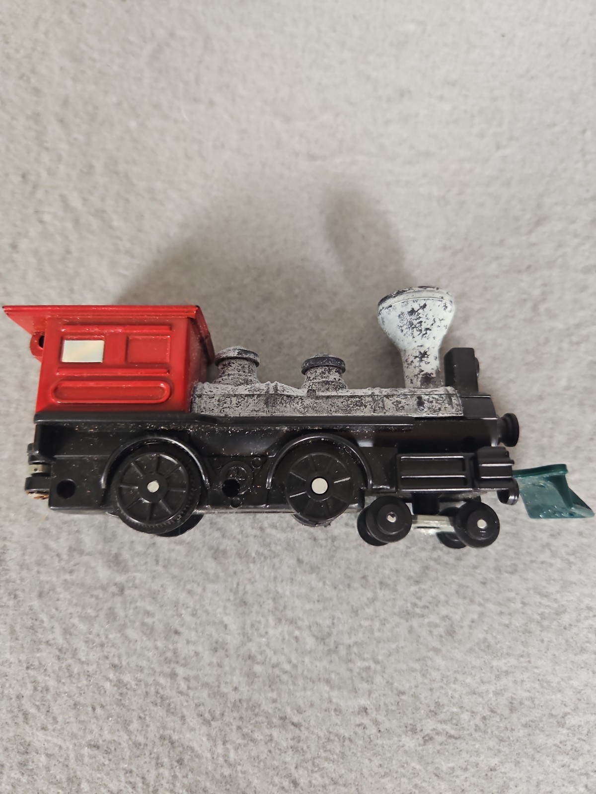 NEW Cobblestone Corners Train Track Lot , Engine And Cars, Christmas Village
