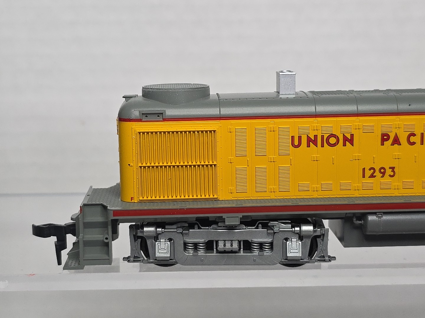 Kato HO Scale 37-2504 ALCO RS-2 Diesel Road Switcher Loco Union Pacific UP 1293