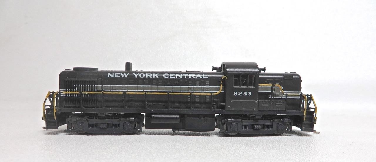 N Gauge Atlas 4220 New York Central RS-3 Powered Diesel Cab 8233 Boxed & Tested