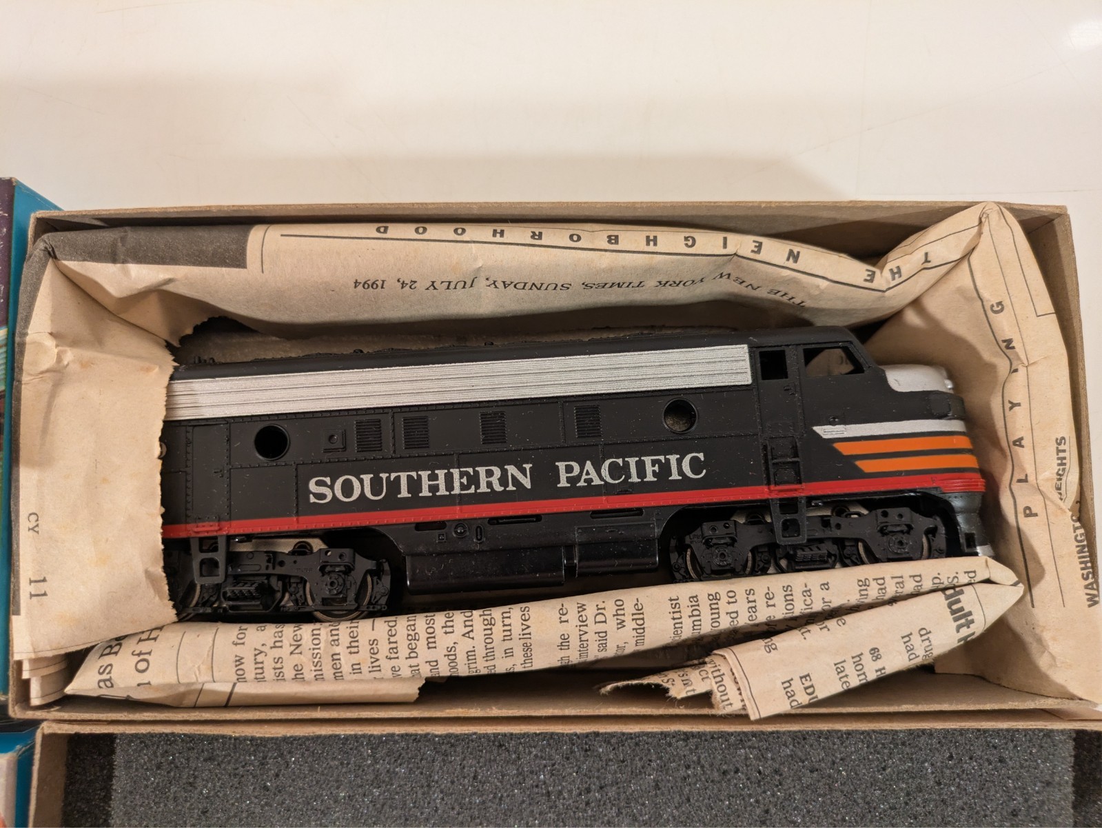 HO EMD F7A/F7B Set (Both Powered) Southern Pacific Blk Wdw DC NIB NOS #3141/3242
