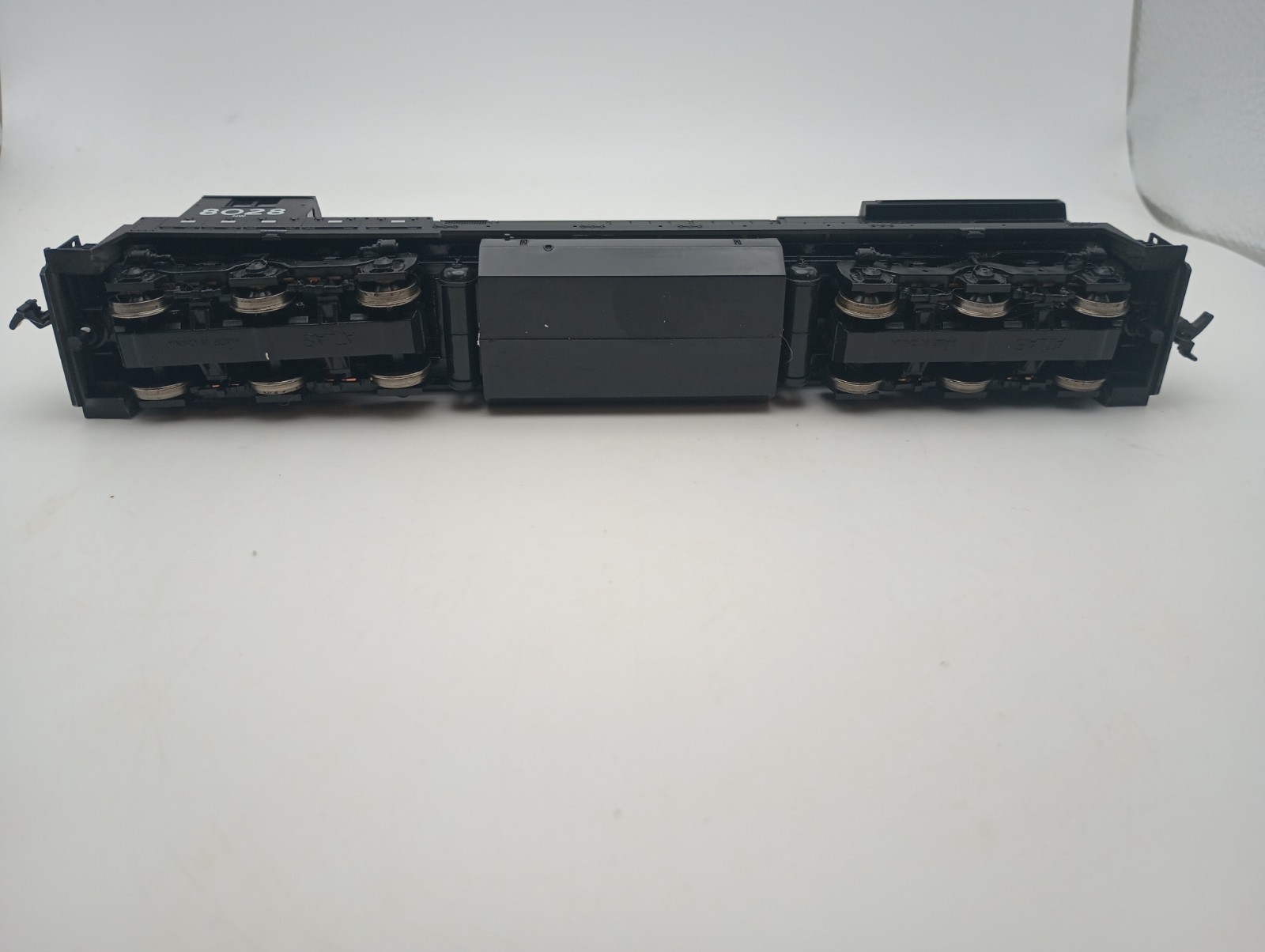 Atlas HO Scale 8628 C30-7 Norfolk Southern Locomotive #8028