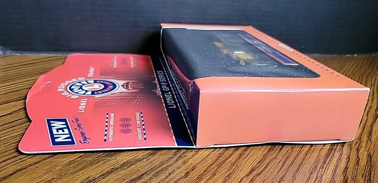 Lionel Big Rugged Trains Union Pacific Locomotive GP-9 Series NEW W/ Tin 1:120