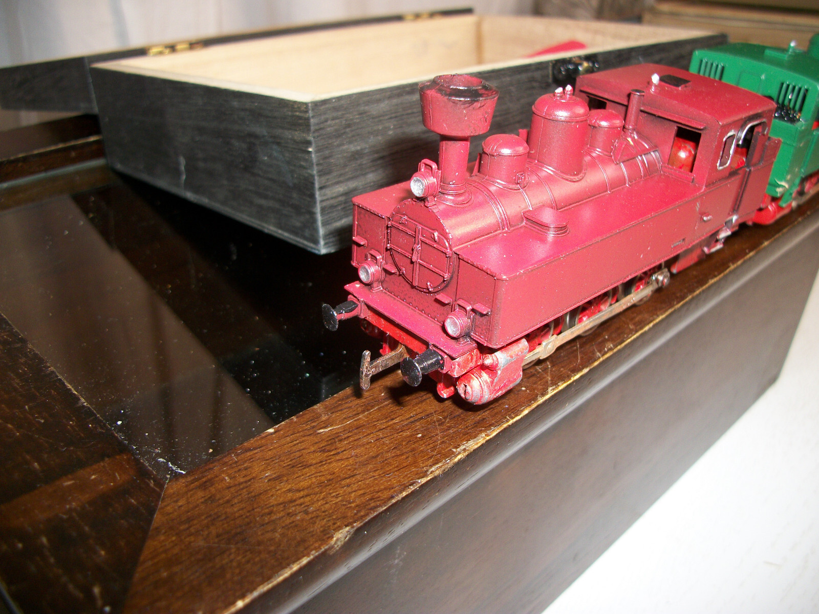 Pair of Marklin HO 0-6-0 Steam Engines #3090 Red & Green 1974-76 USED w BOX (2)