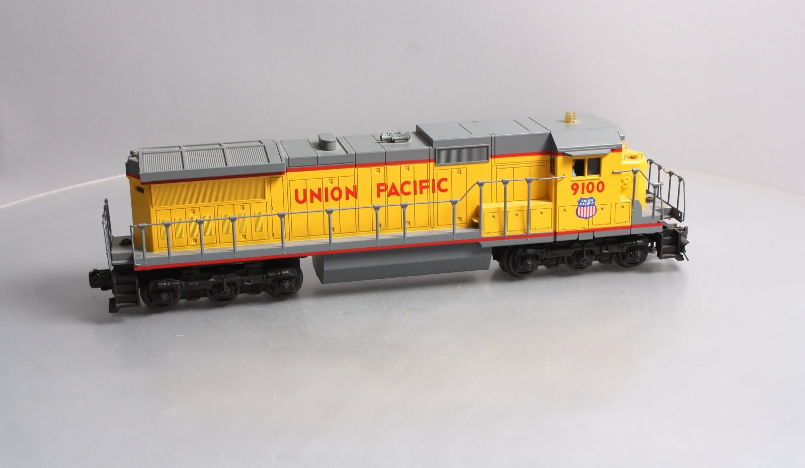 Lionel 6-18205 O Gauge Union Pacific Dash-8 40C Diesel Locomotive #9100 EX/Box