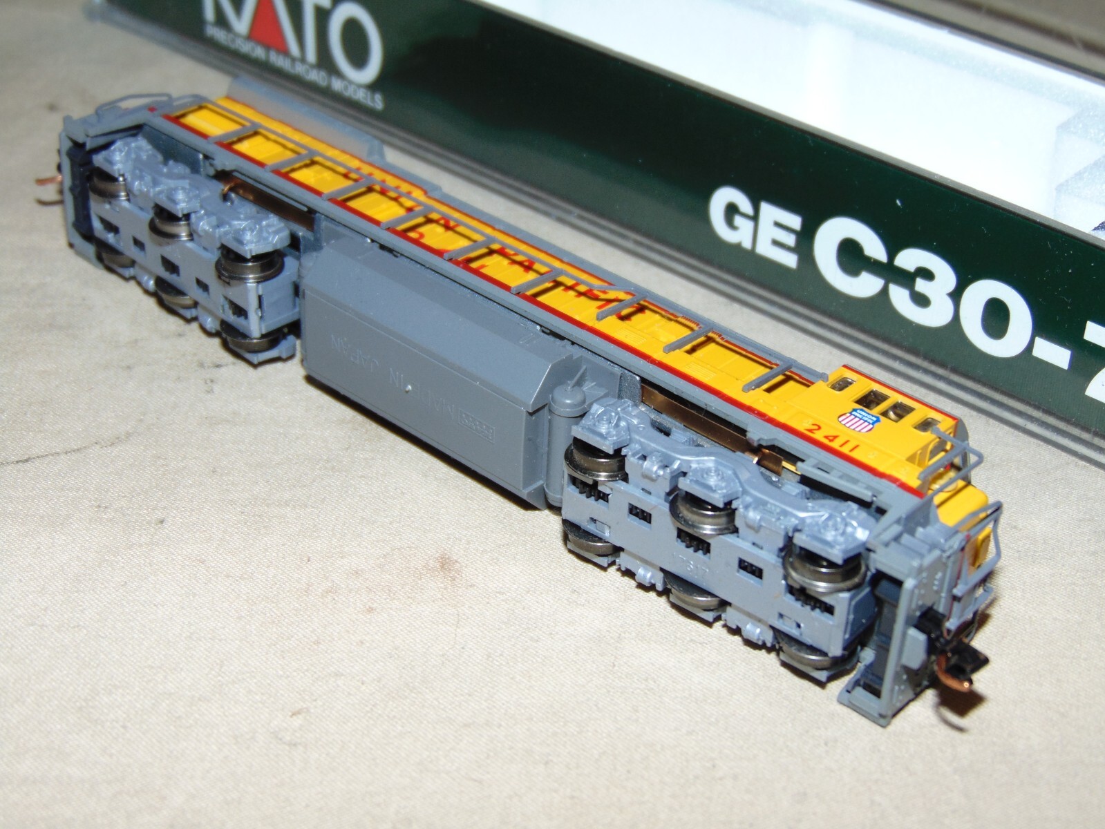 KATO N 176-30B UNION PACIFIC C30-7 DIESEL + BOX