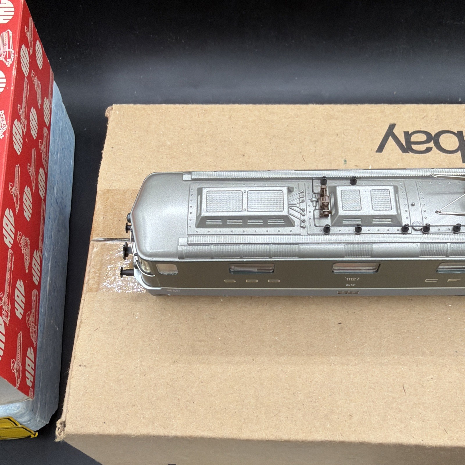 CLEAN HO Scale Hag 161 SBB CFF Locomotive Re 4/4II SBB