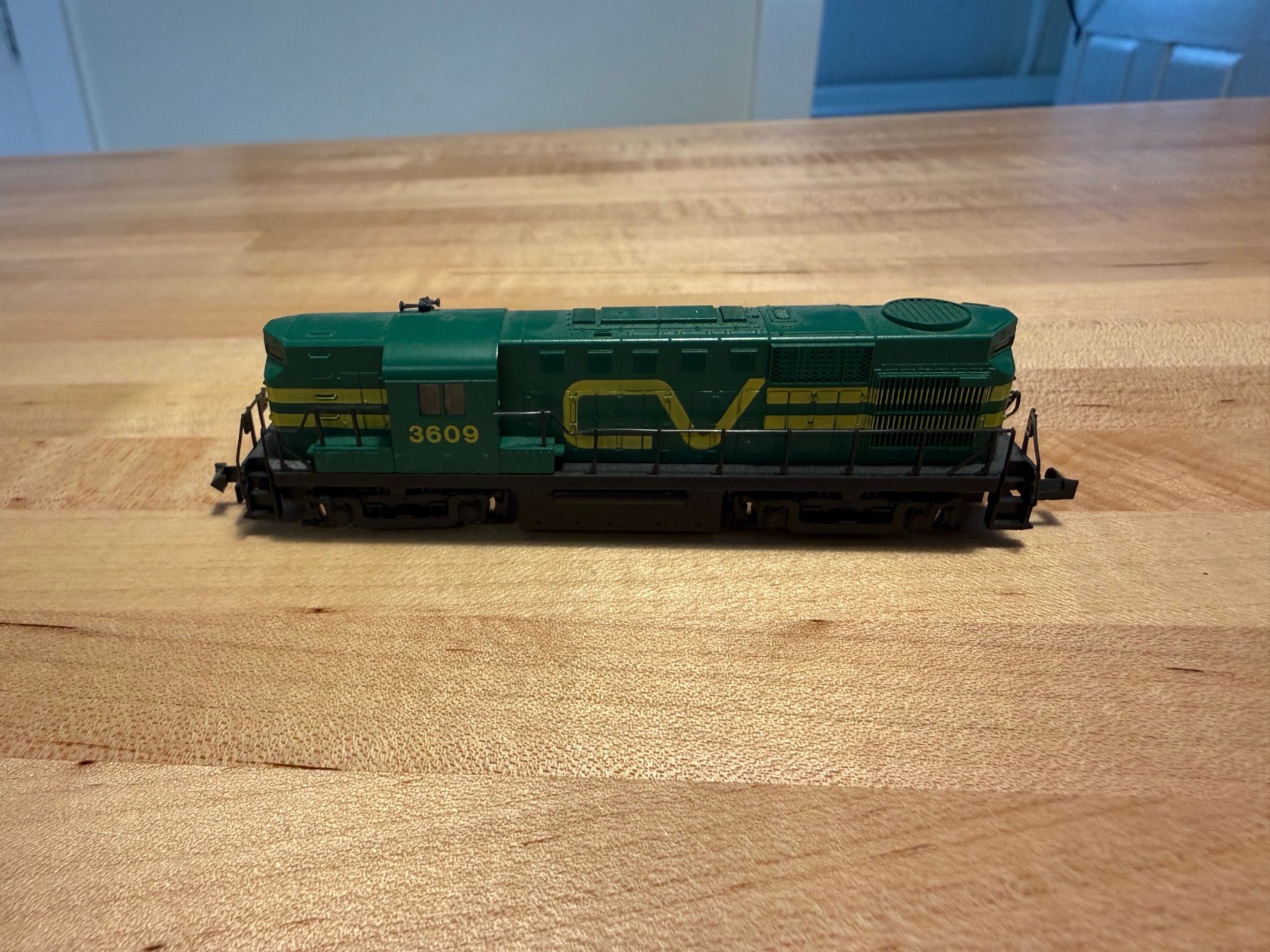 N scale Atlas Central Vermont RS-11 #3609 DC Good Condition